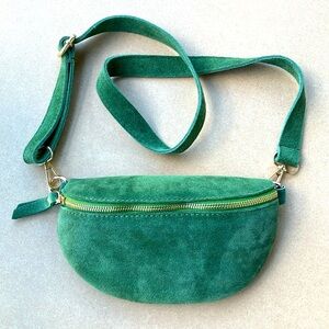 NEW! Green Leather Cross Body Purse.